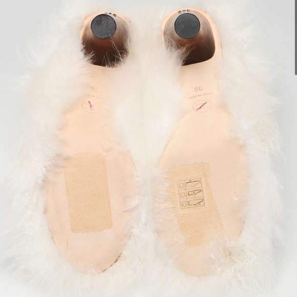 CHANEL FUR BOOTIES - Picture 8 of 8